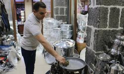 Diyarbakır'da ilginç alışverişin merkezi: Tencere ve tava kiloyla satılıyor