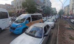Diyarbakır'da akşam trafik kaosu: Hayat kilitlendi