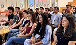 Diyarbakır'da bilim insanları kafenin yolunu tuttu, gençlere bunu anlattı!