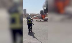 Diyarbakır'da otomobil cayır cayır yandı