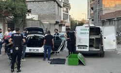 Dur ihbarına uymayıp kaçan araçta başından vurulmuş bir genç ölü bulundu