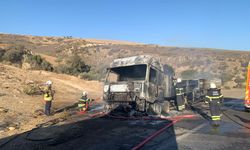 Ekmek teknesi yanan tır şoförü göz yaşlarına boğuldu