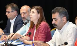 Diyarbakır’da Eşbaşkanlar Bucak ve Hatun personelle buluştu