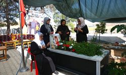 Narin Güran, okulun ilk gününde mezarı başında anıldı
