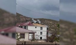 Bingöl'de fırtına kabusu; çatılar uçtu