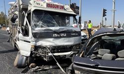 Diyarbakır'da freni patlayan kamyon, 4 aracı biçti: 10 yaralı
