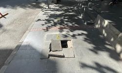 Diyarbakır’da kaldırım taşları kırıldı, çevreye pis koku yayıldı