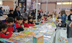 Diyarbakır'da öğrenciler kitapla tanıştı!