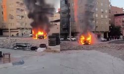 Diyarbakır’da seyir halindeki araç alev yandı