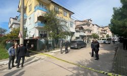 Eşini bıçakla öldürdü, hayatına son vermek istedi