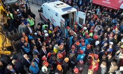 Gebze’de yürekleri dağlayan kurtuluş: 18 yaşındaki Dilara enkazdan sağ çıkarıldı