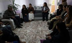Kadın kurumlarından Rojin Kabaiş’in ailesine dayanışma ziyareti
