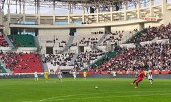 İstanbulspor, Amedspor maçına "Önce Vatan" pankartıyla çıktı