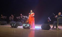 Kürt Soprano Pervin Chakar’dan Diyarbakır’da büyüleyen konser