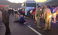 Van-Hakkari yolu kana bulandı: 2 ölü, 5 yaralı