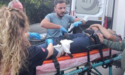 Bacağına saplanan korkuluk demiri ile hastaneye kaldırıldı