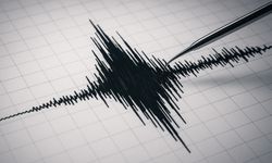 7.0 büyüklüğünde depremle sarsıldı