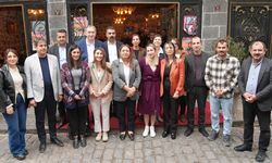 DEM Partili Başkanlar öğle yemeğini halk lokantasında yedi