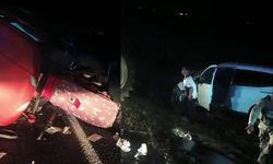 Diyarbakır'da traktör ile otomobil çarpıştı: 2 yaralı