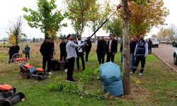 Diyarbakır’da Üniversite öğrencilerine sahada budama tekniği dersi