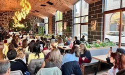 Diyarbakır’lı şiir severler, dinletide bir araya geldiler.