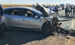 Mardin'de iki otomobil çarpıştı: 1'i ağır 6 yaralı