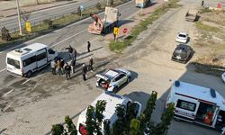 Polis minibüsü kaza yaptı: 7 yaralı