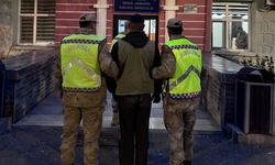 Muş'ta baba ve oğlu bir eve silahlı saldırı düzenledi