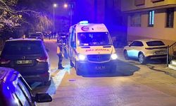 Otomobilde bıçaklı kavga: 3 yaralı