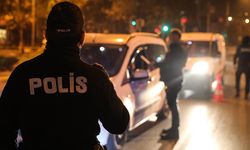 Van’da polis memuru, kiraladığı araçta 16 kilo esrarla yakalandı