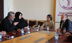 Rojin Kabaiş'in ailesinden DEM Parti Grubu’na ziyaret