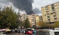 Diyarbakır’da korkutan yangın: Gökyüzünü siyah duman kapladı