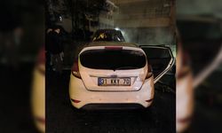 Batman'da park halindeki otomobil yandı