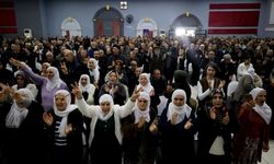 Diyarbakır’daki halk toplantısında “Öcalan’a özgürlük” talebi!