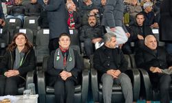 Eşbaşkan Bucak Leyla Zana ile birlikte maçı izledi