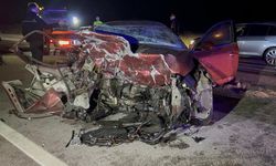 Polisten kaçarak, ters yöne giren araç faciaya neden oldu: 5 ölü