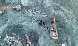 Göçük altında kalan şantiye müdürünün cenazesine ulaşıldı