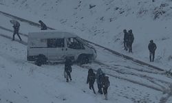 Hakkari Yüksekova yoğun kara teslim