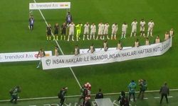Amedspor, 'İnsan hakları' pankartıyla sahaya çıktı