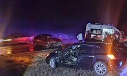 İki otomobilin çarpıştığı kazada 8 kişi yaralandı