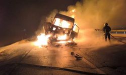 Mardin'de iki tır çarpıştı biri alev topuna döndü