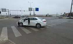 Tır ile otomobil çarpıştı: 4'ü hakem 5 yaralı