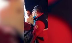 Trambüs direğine çarpan otomobilde 2 yaralı