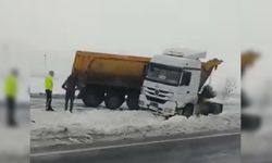 Diyarbakır'da aynı güzergahta 5 araç kazaya karıştı