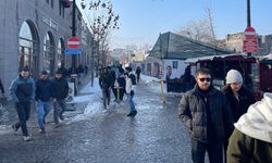 Diyarbakır'da soğuk havaya rağmen esnafın yüzü güldü