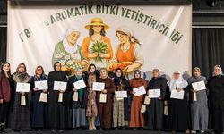 Diyarbakır’da tıbbi aromatik kursiyerlerine sertifikaları verildi