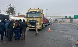 DKKDP: Kobani ile dayanışmanın önündeki engeller kaldırılsın!