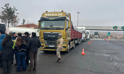 DKKDP: Kobani ile dayanışmanın önündeki engeller kaldırılsın!