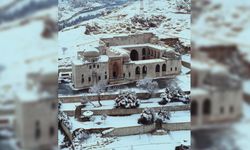 Mardin Kasımiye Medresesi’nde kar zarafeti