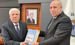 MHP’den Diyarbakır’da esnafa Türk Bayrağı